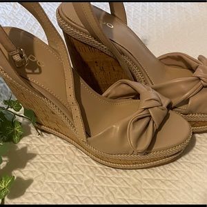 Aldo bow wedges
